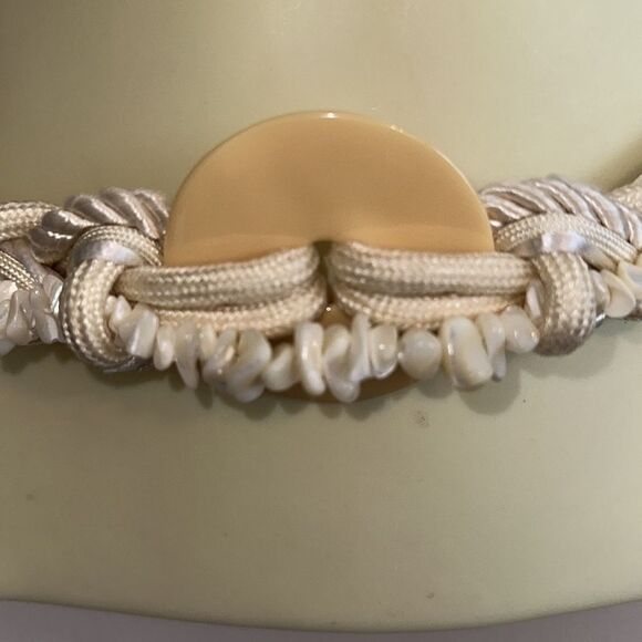 Vintage 80s‎ Leather Shop cream/ivory braided cord belt with seashells - Picture 2 of 7